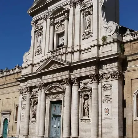 Garden's Elide Řím