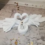 בית הארחה Garden's Elide 4*