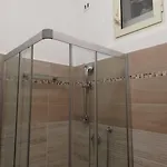 בית הארחה Garden's Elide